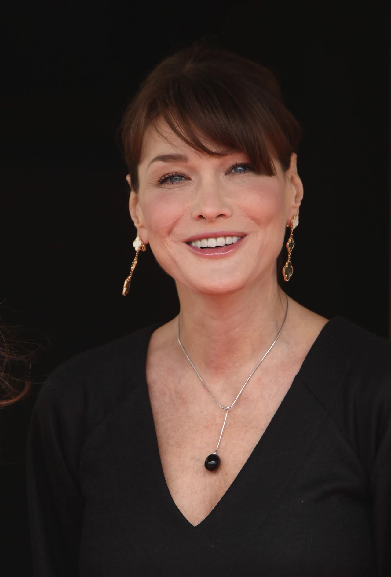 Carla Bruni. Czas płynie dla wszystkich, także dla eksmodelki i byłej pierwszej damy Francji. Carla (44) nie chce się z tym pogodzić i poprawia naturę. Nie brak głosów, że zbyt inwazyjnie... Carla Bruni. Czas płynie dla wszystkich, także dla eksmodelki i byłej pierwszej damy Francji. Carla (44) nie chce się z tym pogodzić i poprawia naturę. Nie brak głosów, że zbyt inwazyjnie...