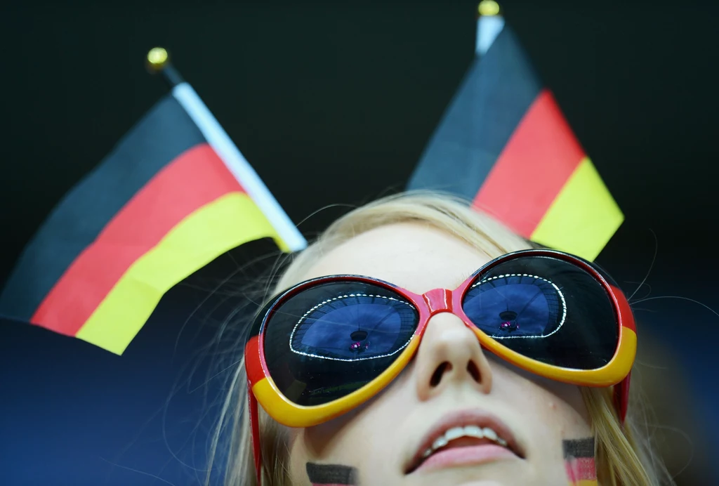 Deutschland über alles! Deutschland über alles!