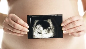 Bliźnięta zdają sobie sprawę z czyjejś obecności w macicy