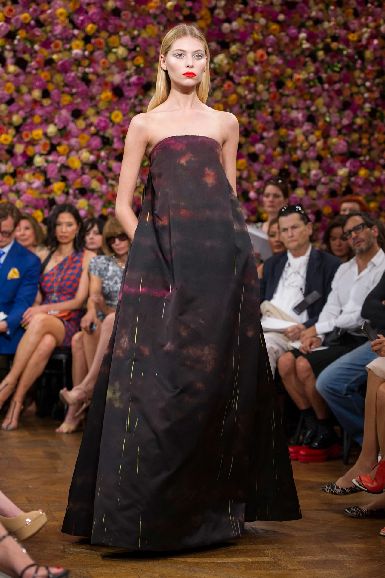 Pokaz kolekcji jesień-zima 2012/2013 haute couture Christiana Diora w Paryżu Pokaz kolekcji jesień-zima 2012/2013 haute couture Christiana Diora w Paryżu