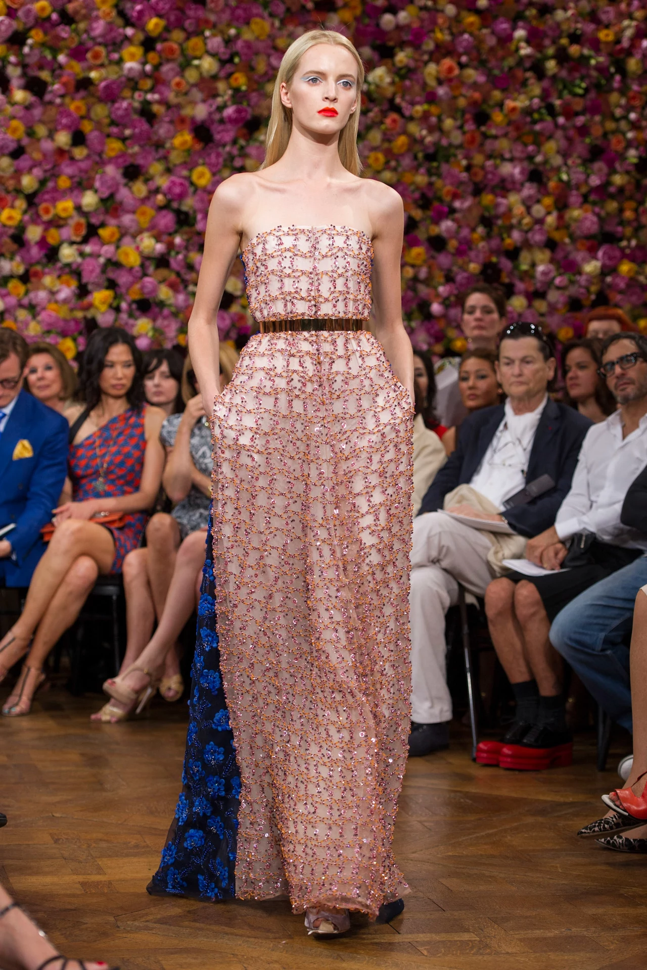 Pokaz kolekcji jesień-zima 2012/2013 haute couture Christiana Diora w Paryżu Pokaz kolekcji jesień-zima 2012/2013 haute couture Christiana Diora w Paryżu