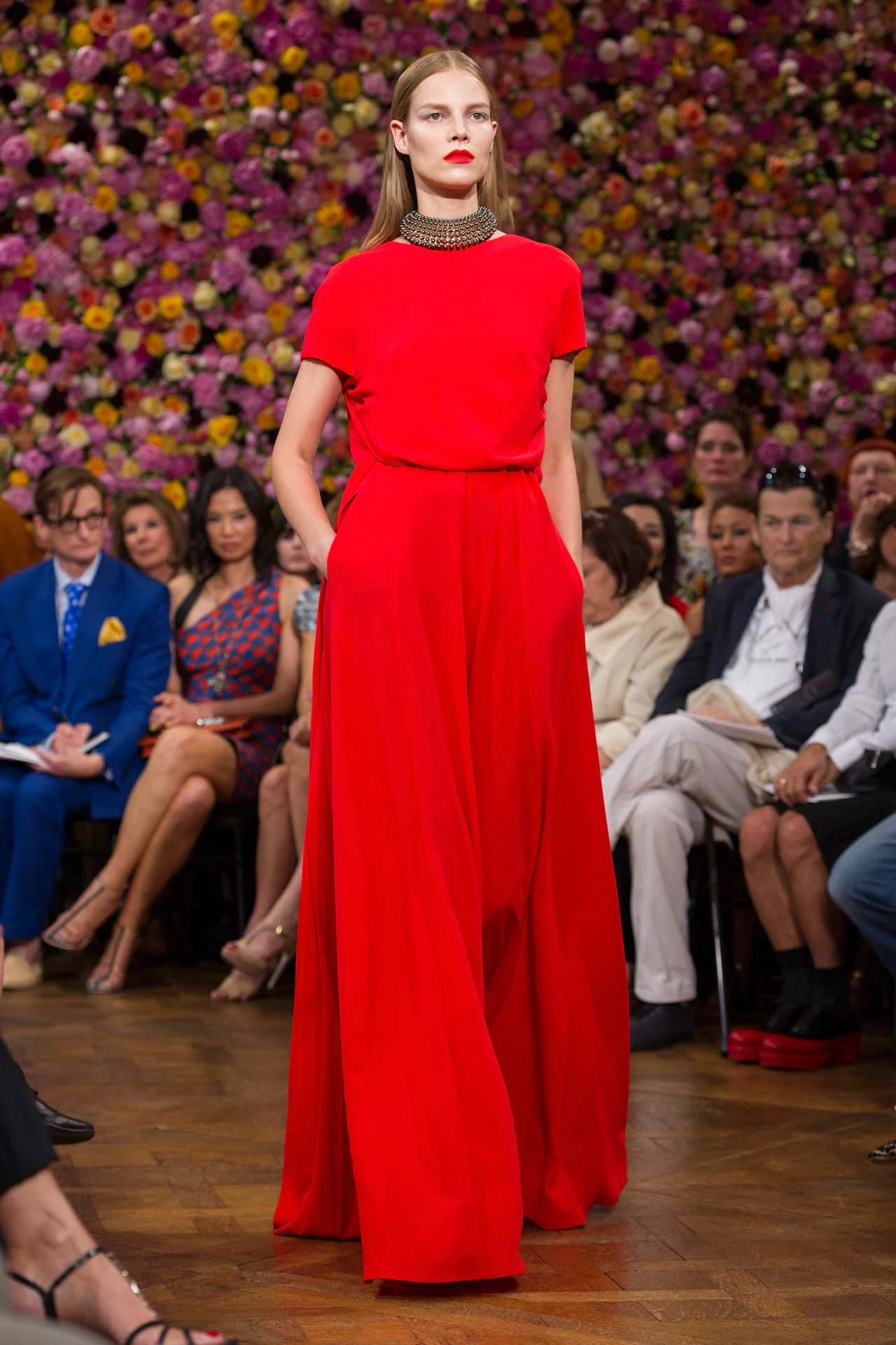 Pokaz kolekcji jesień-zima 2012/2013 haute couture Christiana Diora w Paryżu Pokaz kolekcji jesień-zima 2012/2013 haute couture Christiana Diora w Paryżu