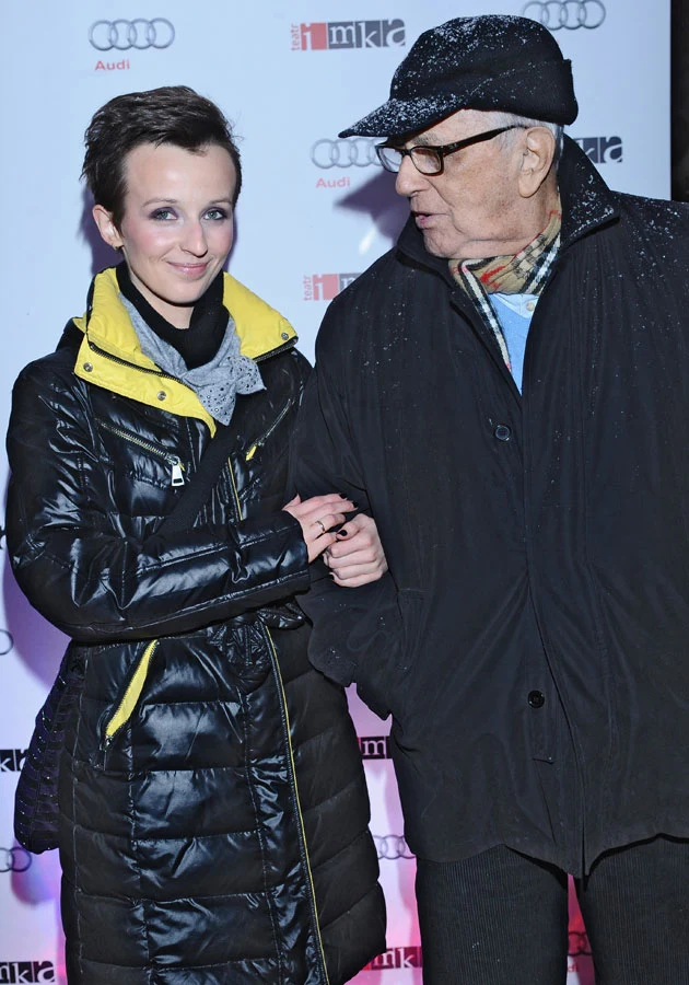 Po stracie pracy Łapicki może liczyć na wsparcie żony Kamili Po stracie pracy Łapicki może liczyć na wsparcie żony Kamili