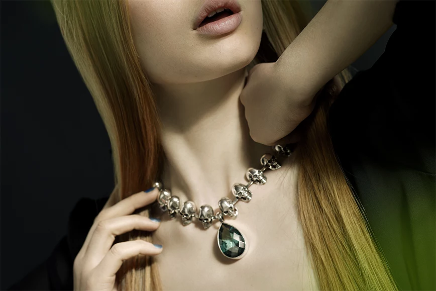 Kolekcja biżuterii BLMQ (Be Like McQueen) Horsecka Jewelry inspirowana twórczością Alexandra McQueena - www.horseckajewelry.com Kolekcja biżuterii BLMQ (Be Like McQueen) Horsecka Jewelry inspirowana twórczością Alexandra McQueena - www.horseckajewelry.com