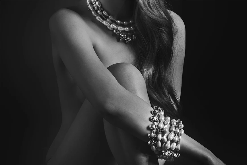Kolekcja biżuterii BLMQ (Be Like McQueen) Horsecka Jewelry inspirowana twórczością Alexandra McQueena - www.horseckajewelry.com Kolekcja biżuterii BLMQ (Be Like McQueen) Horsecka Jewelry inspirowana twórczością Alexandra McQueena - www.horseckajewelry.com