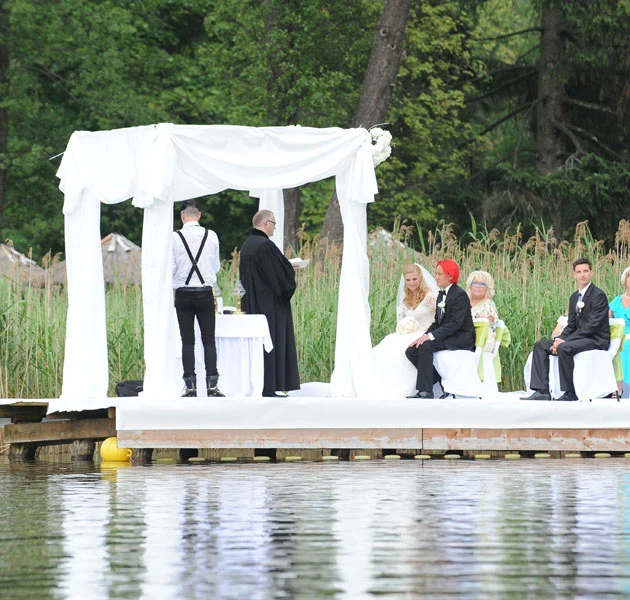 Ślub Wiśniewskiego był huczny i spektakularny, mimo że odbył się w cieniu choroby wokalisty Ślub Wiśniewskiego był huczny i spektakularny, mimo że odbył się w cieniu choroby wokalisty