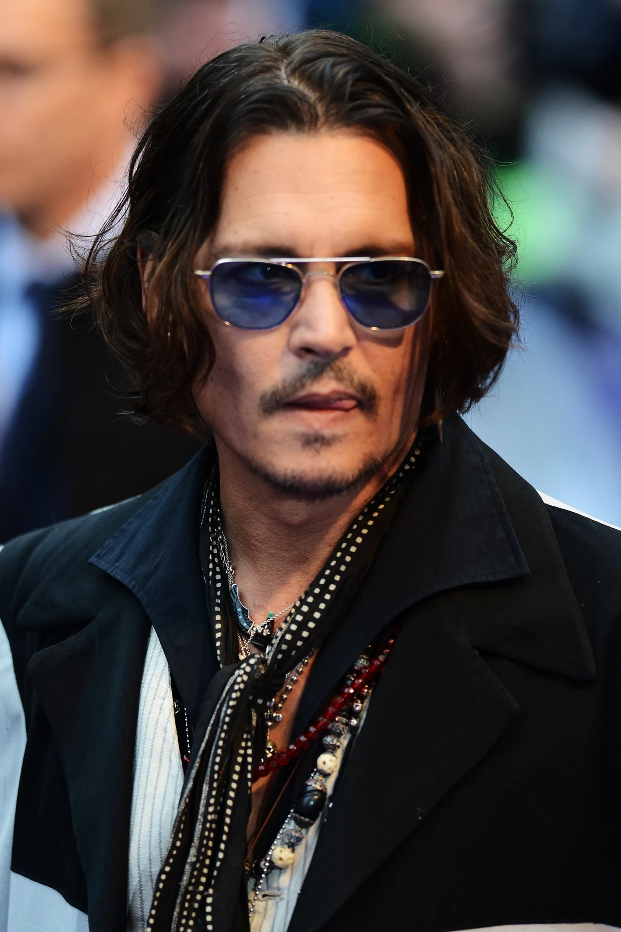 Johnny Depp zajmuje 6. miejsce na liście najbogatszych aktorów. W roku 2011 zarobił 30 milionów dolarów. Razem z nim 6. miejsce ex aequo zajmują Sacha Baron Cohen i Will Smith. Johnny Depp zajmuje 6. miejsce na liście najbogatszych aktorów. W roku 2011 zarobił 30 milionów dolarów. Razem z nim 6. miejsce ex aequo zajmują Sacha Baron Cohen i Will Smith.