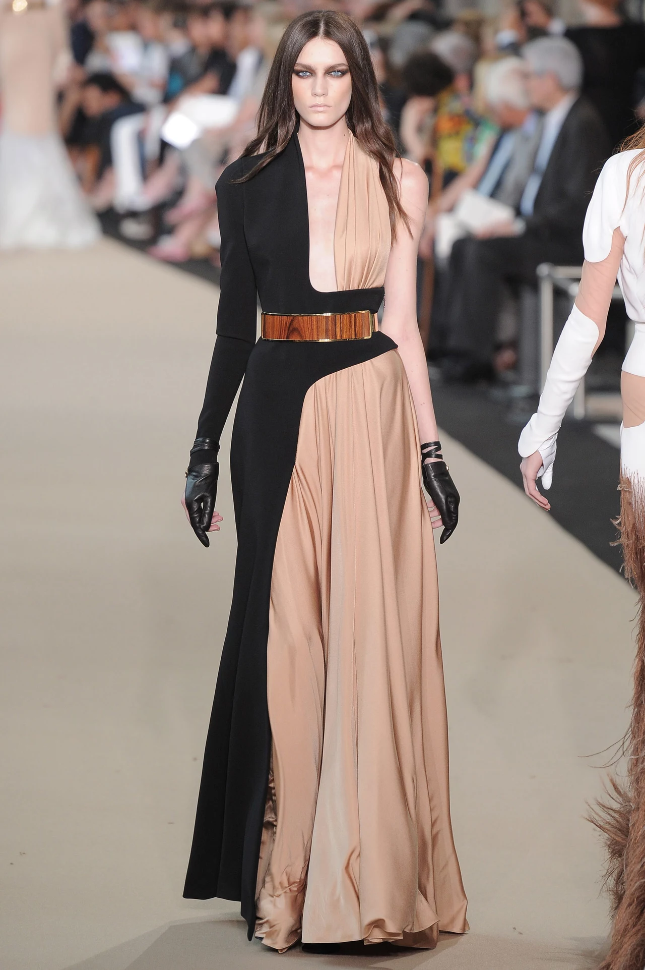 Patrycja Gardygajlo na pokazie Stephane Rolland Patrycja Gardygajlo na pokazie Stephane Rolland