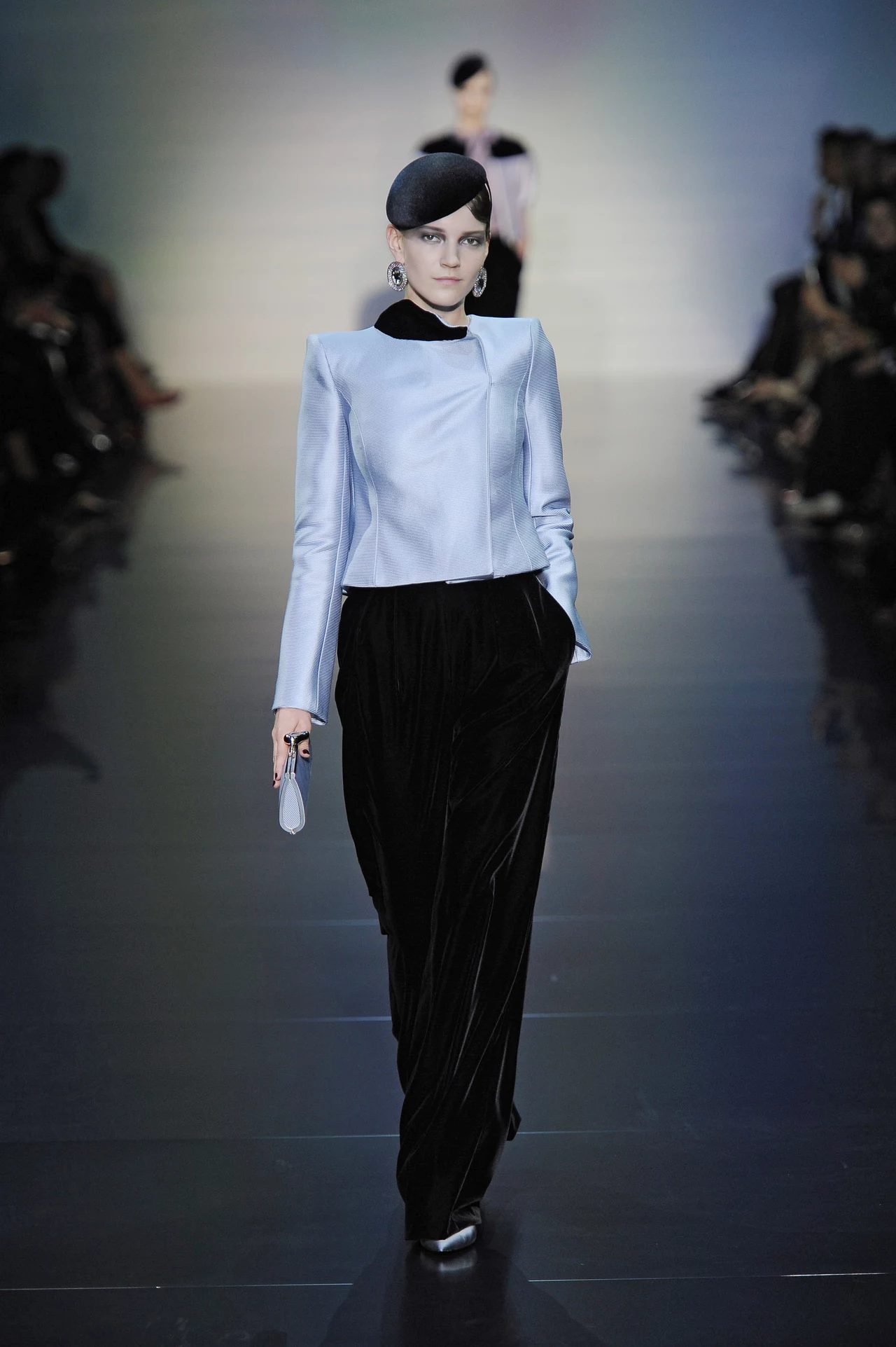 Julia Suszfalak na pokazie Giorgio Armani Prive Julia Suszfalak na pokazie Giorgio Armani Prive