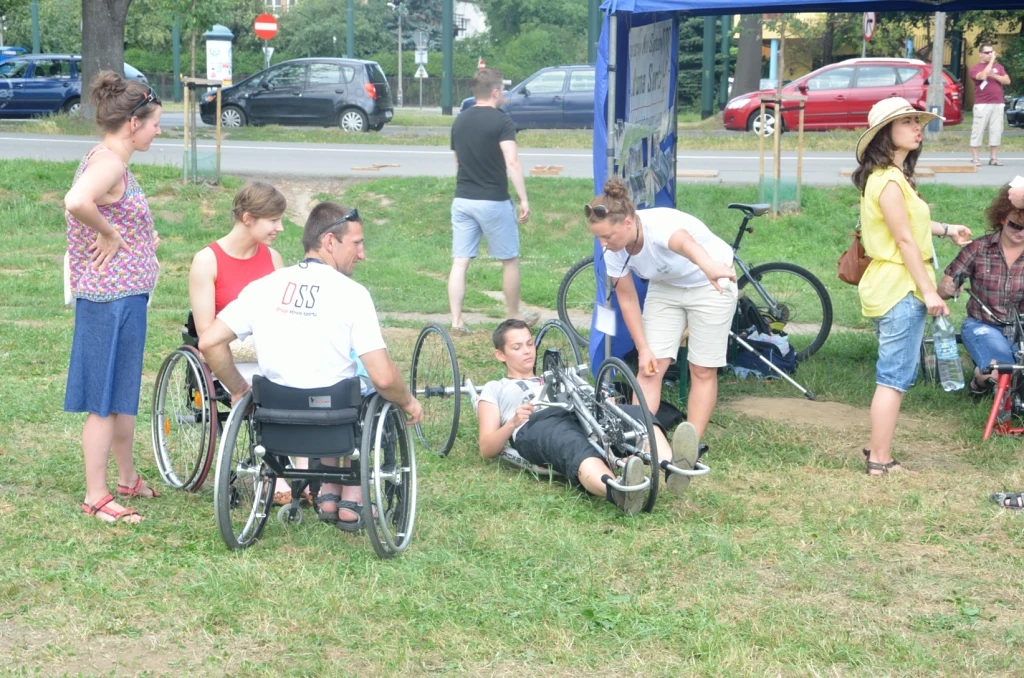 Piknik - jak co roku - przyciągnął tłumy entuzjastów powietrznych rozrywek.