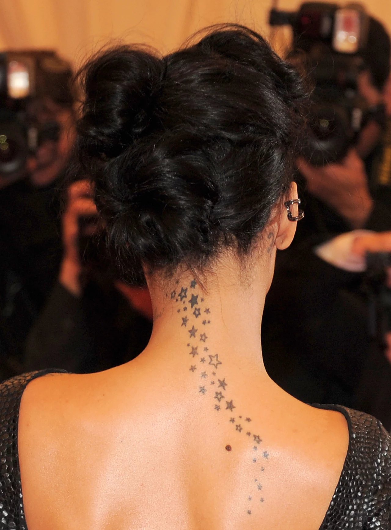 Rihanna w kruczoczarnych włosach Rihanna w kruczoczarnych włosach