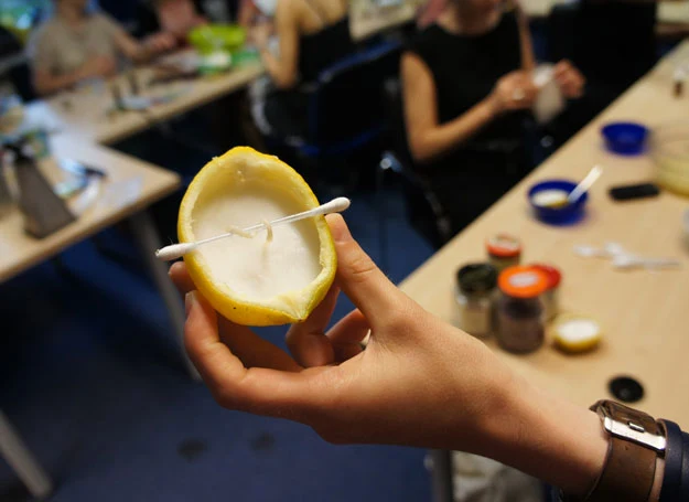 Cytrynowo-kokosowe świecie do masażu