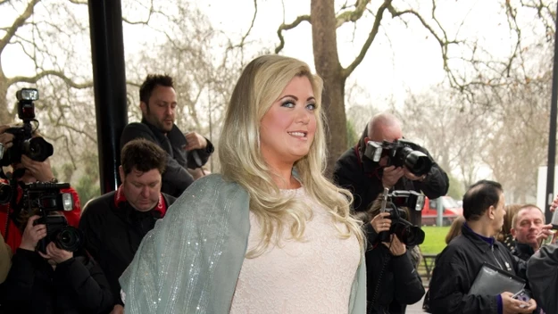 Sprzedawczyni w salonie samochodowym - Gemma Collins wybiła się w Wielkiej Brytanii dzięki udziałowi w show "The Only Way Is Essex".