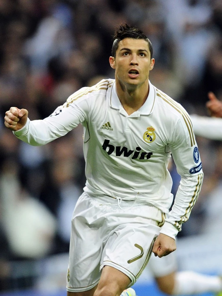 Miejsce 6. Cristiano Ronaldo. Ponad 46 mln fanów Miejsce 6. Cristiano Ronaldo. Ponad 46 mln fanów