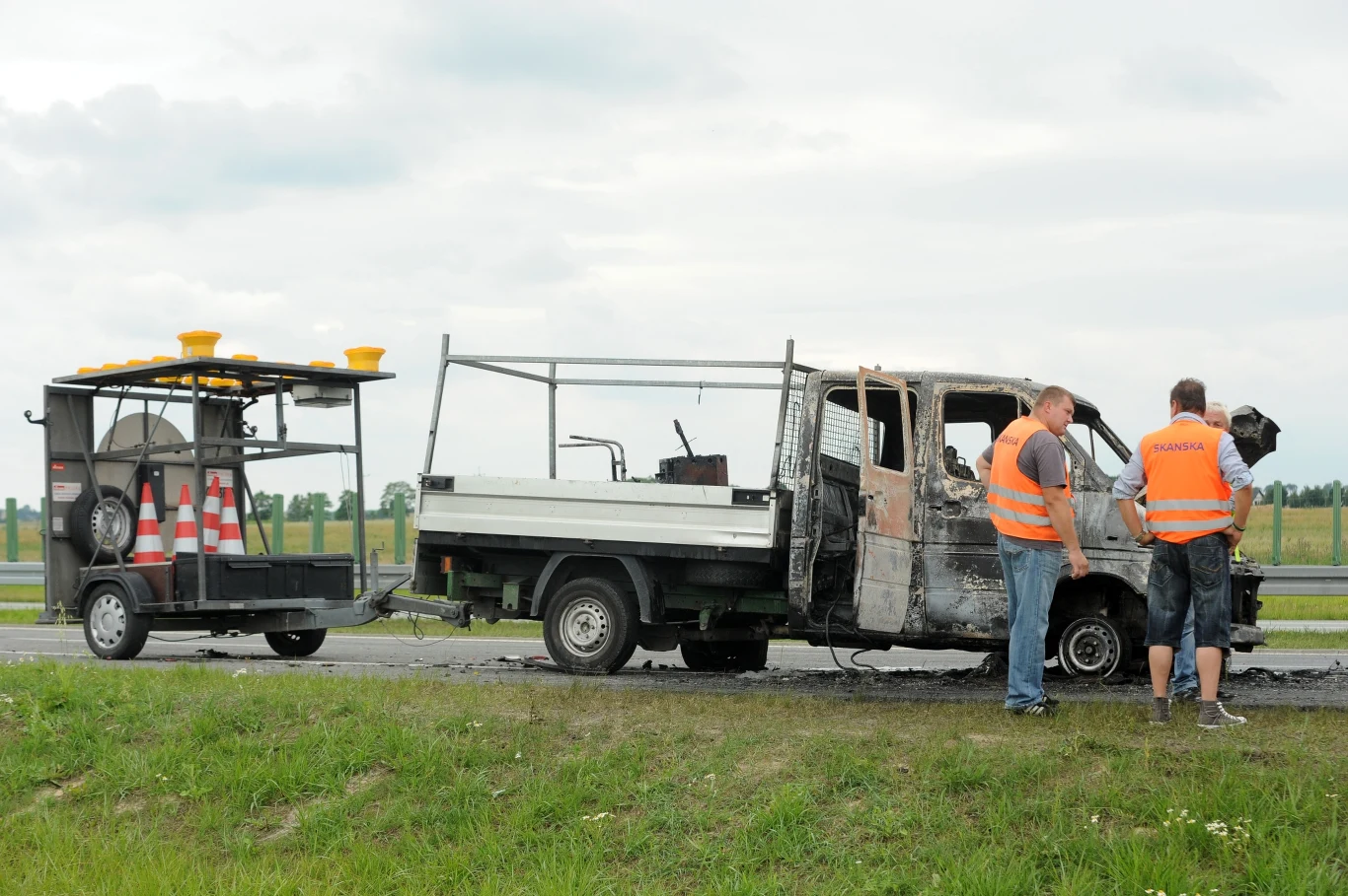 Służby pracujące na miejscu wypadku