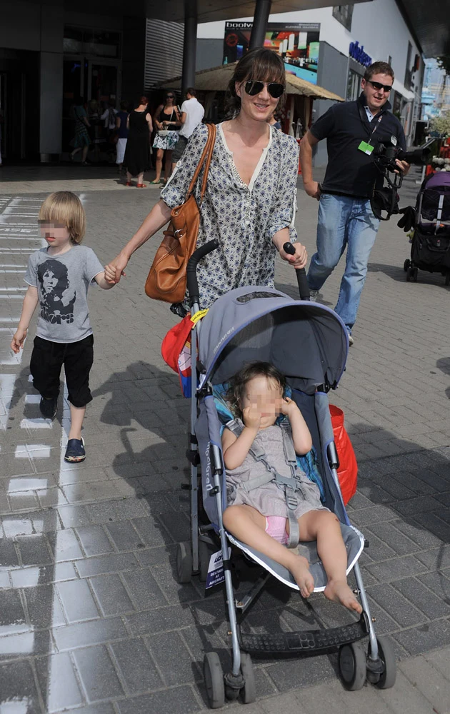 Maja Ostaszewska z dziećmi