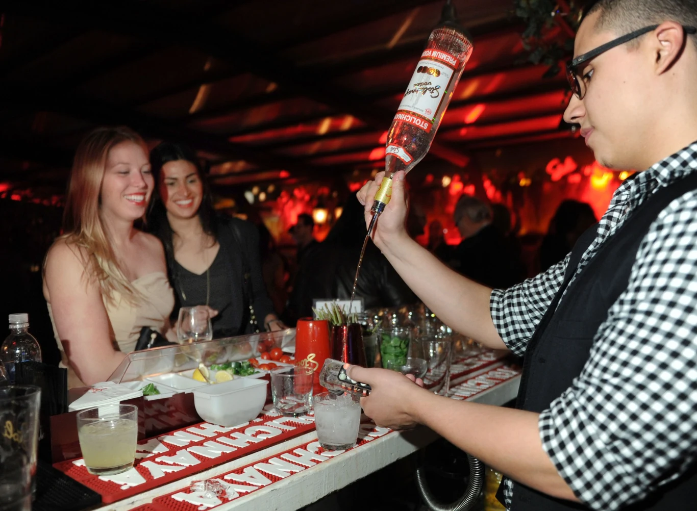 Alkohol stworzono dla ludzi, ale trzeba wiedzieć, jak właściwie się z nim obchodzić Alkohol stworzono dla ludzi, ale trzeba wiedzieć, jak właściwie się z nim obchodzić