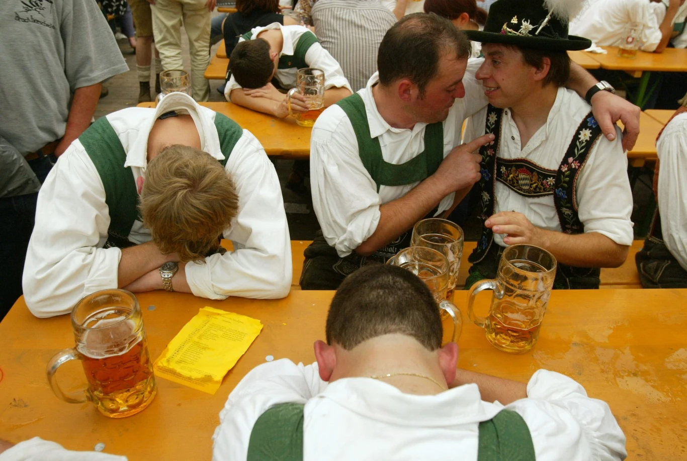 U niektórych alkoholików już minimalna ilość alkoholu powoduje stan upojenia... U niektórych alkoholików już minimalna ilość alkoholu powoduje stan upojenia...