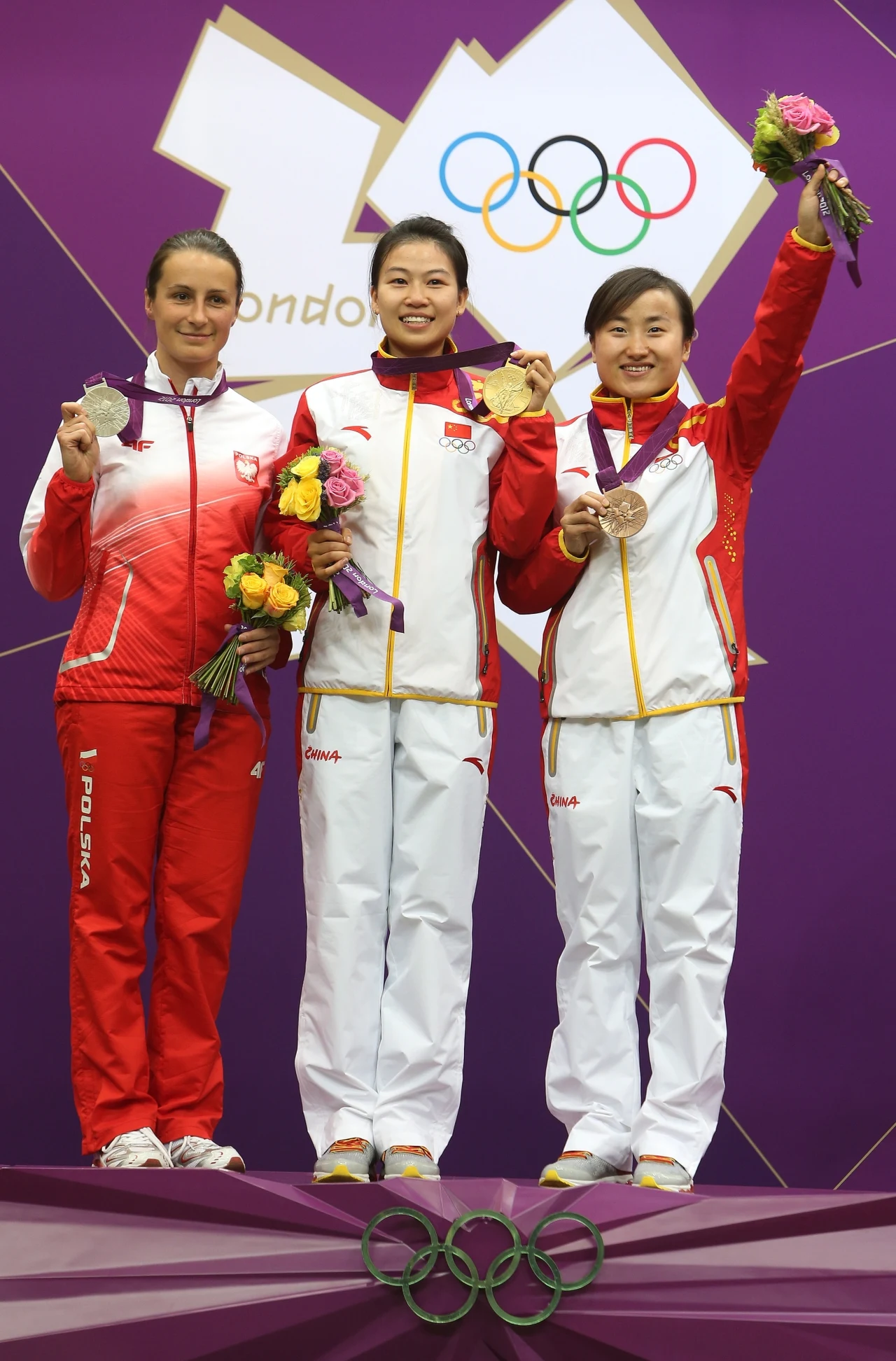 Sylwia Bogacka wraz z Chinkami Siling Yi i Dan Yu po dekoracji