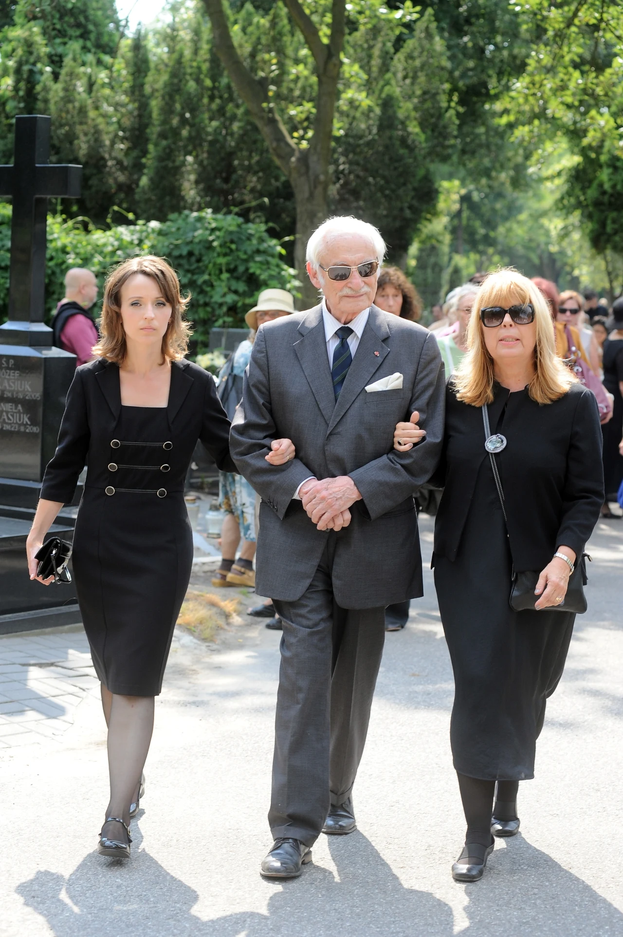 Kamila Łapicka z córką Łapickiego Zuzanną i byłym prezydentem Warszawy Stanisławem Wyganowskim