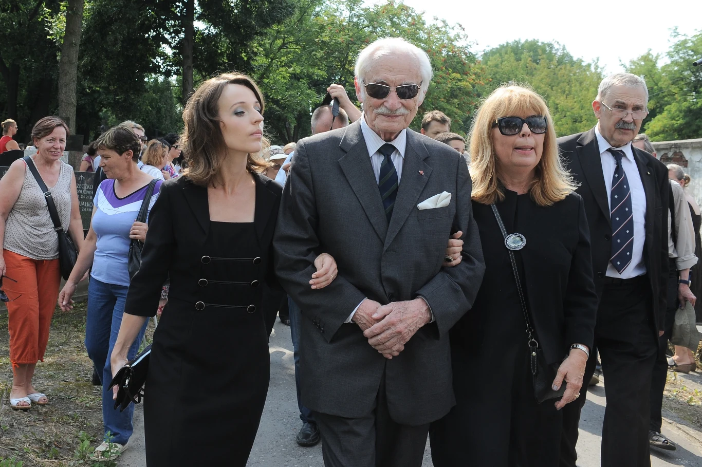 Kamila Łapicka z córką Łapickiego Zuzanną i byłym prezydentem Warszawy Stanisławem Wyganowskim