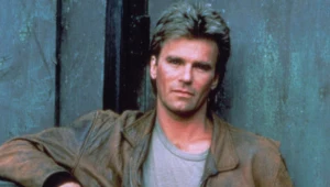 MacGyver może nie zniewalał swym męskim urokiem, ale wszystkie braki nadrabiał wielką charyzmą