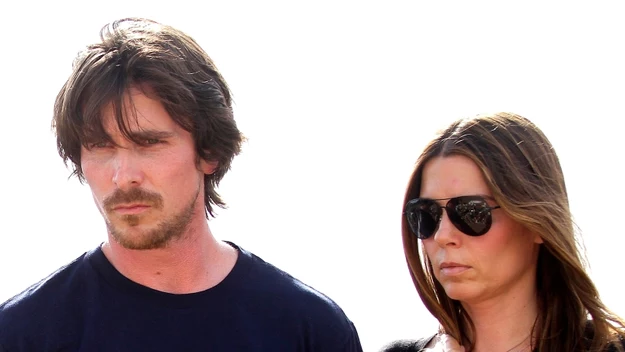 Christian Bale z żoną złożył hołd ofiarom strzelaniny w Denver, w której zginęło 12 osób 