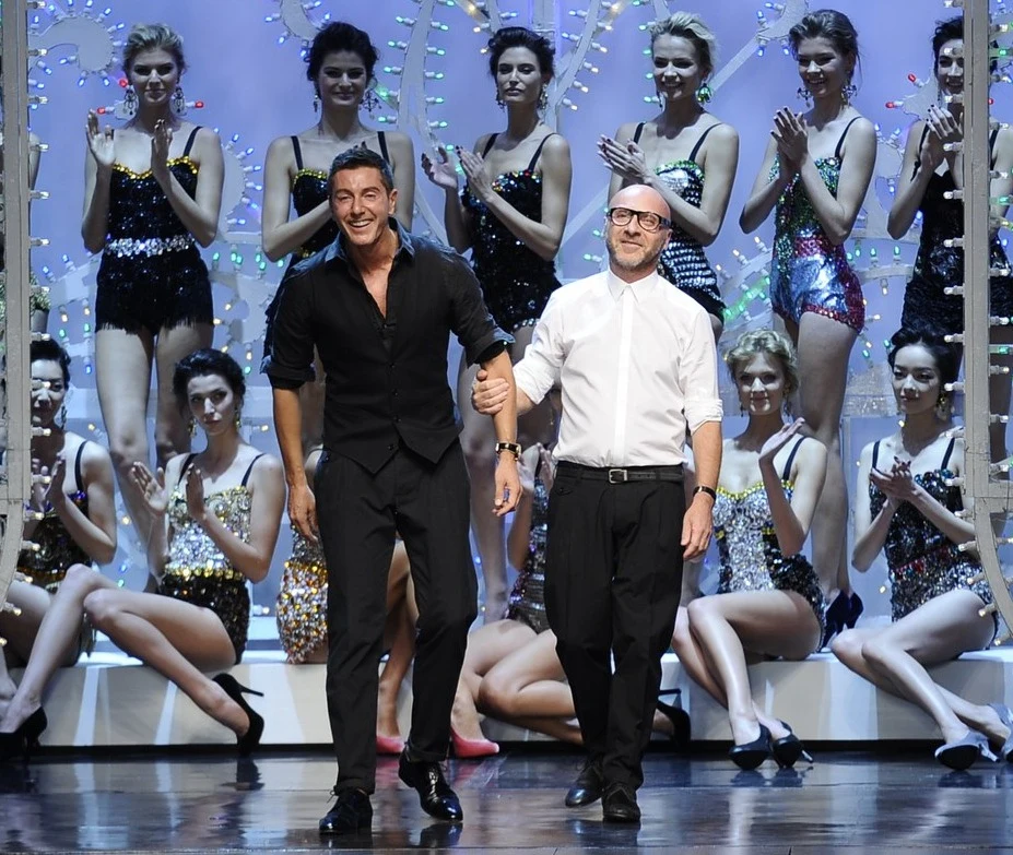 Dolce & Gabbana zostali skrytykowani za wulgarne projekty robione pod publiczkę Dolce & Gabbana zostali skrytykowani za wulgarne projekty robione pod publiczkę