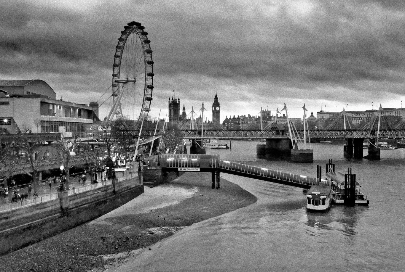 Zdjęcie autorstwa londyńskiego korespondenta RMF FM Bogdana Frymorgena