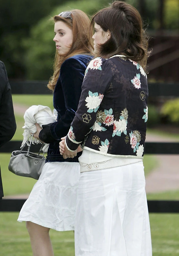 Księżniczki Beatrice i Eugene nie dorównują Kate ani popularnością, ani urodą Księżniczki Beatrice i Eugene nie dorównują Kate ani popularnością, ani urodą