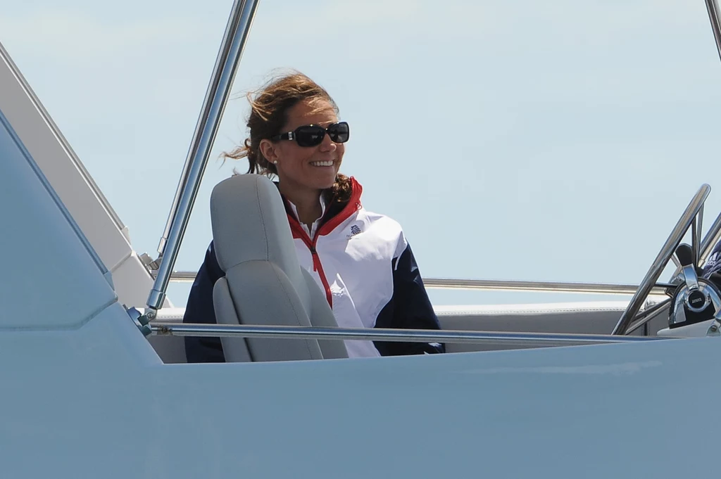 Księżna Catherine obserwuje zmagania w dyscyplinach żeglarskich Księżna Catherine obserwuje zmagania w dyscyplinach żeglarskich