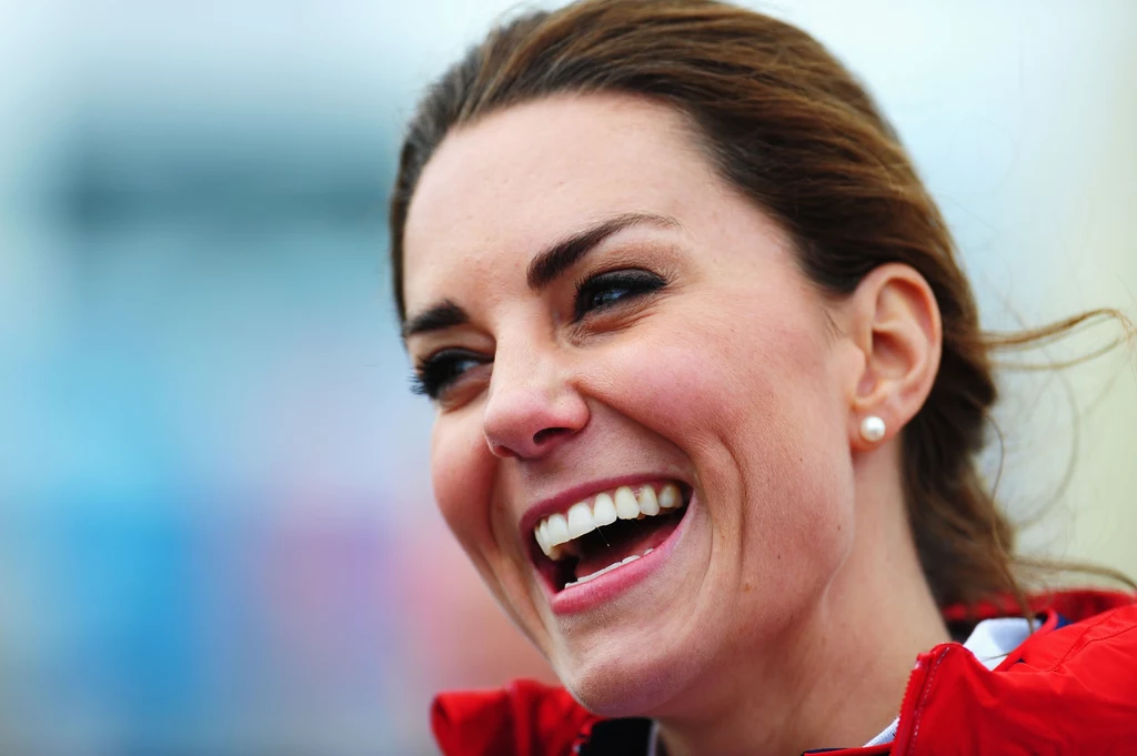Księżna Catherine obserwuje zmagania w dyscyplinach żeglarskich Księżna Catherine obserwuje zmagania w dyscyplinach żeglarskich