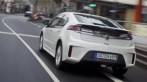 Nowoczesność kosztuje. Opel Ampera to wydatek 195 700 zł. Nowoczesność kosztuje. Opel Ampera to wydatek 195 700 zł.