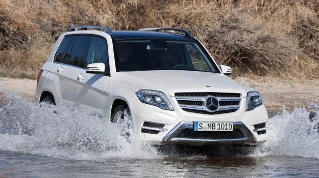 Mercedes GLK po faceliftingu ma zamiar bardziej agresywnie zawalczyć o klientów rozważających zakup BMW X3, Audi Q5 i Volvo XC60.