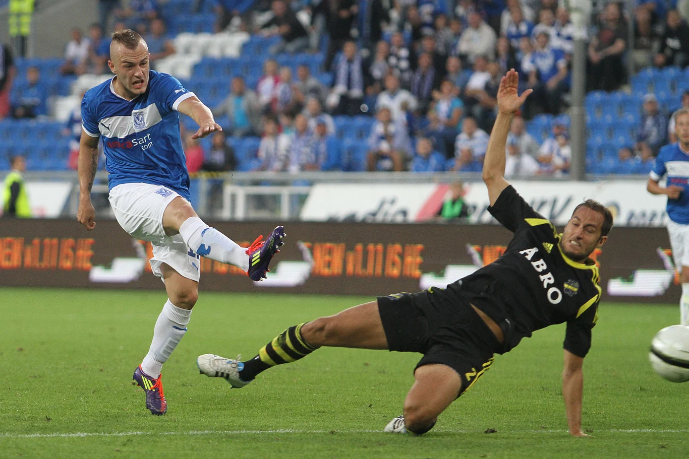 Piłkarze Lecha Poznań wygrali 1-0 z AIK Solna w meczu Ligi Europejskiej, ale awans wywalczyli Szwedzi, którzy w pierwszym spotkaniu pokonali "Kolejorza" 3-0. 
