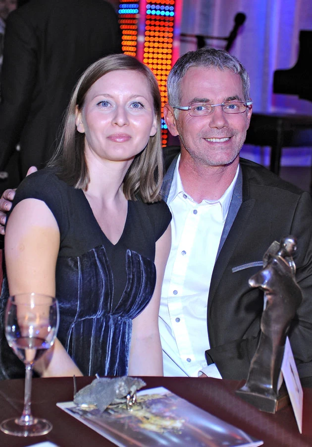 Przyjaźń córek z partnerką byłego męża na pewno nie jest w smak drugiej żonie Janowskiego