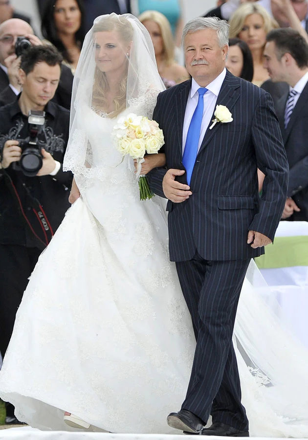 Dominikę do ołtarza poprowadził ojciec Apoloniusz, trener polskiej kadry szkoczków narciarskich