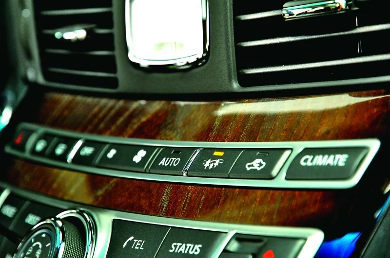 Infiniti M