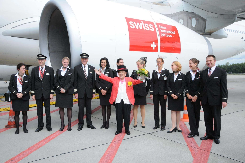 Saburo Shochi wraz z załogą pokładową Swiss Air