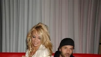 Pamela Anderson i Rick Salomon. Pobrali się w przerwie między występami Pameli w Las Vegas w 2008 roku. Wytrwali w przysiędze zaledwie 2 miesiące. 