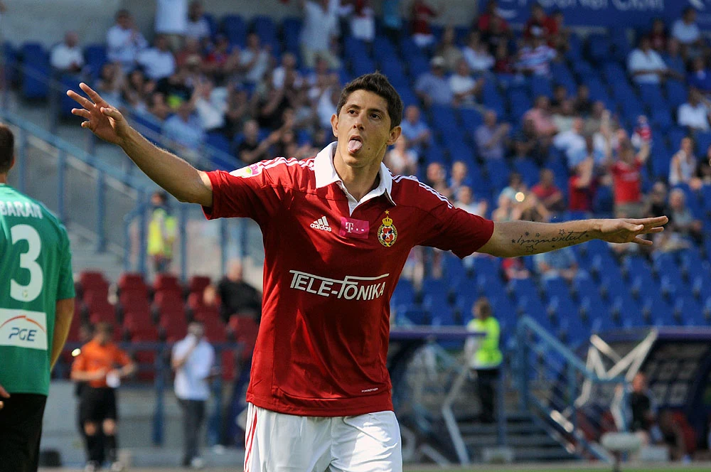 Zwycięskiego gola Wisła strzeliła w doliczonym czasie gry, a do siatki trafił Cwetan Genkow