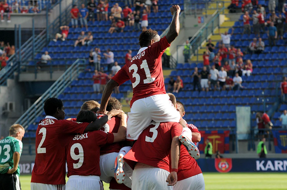 Zwycięskiego gola Wisła strzeliła w doliczonym czasie gry, a do siatki trafił Cwetan Genkow