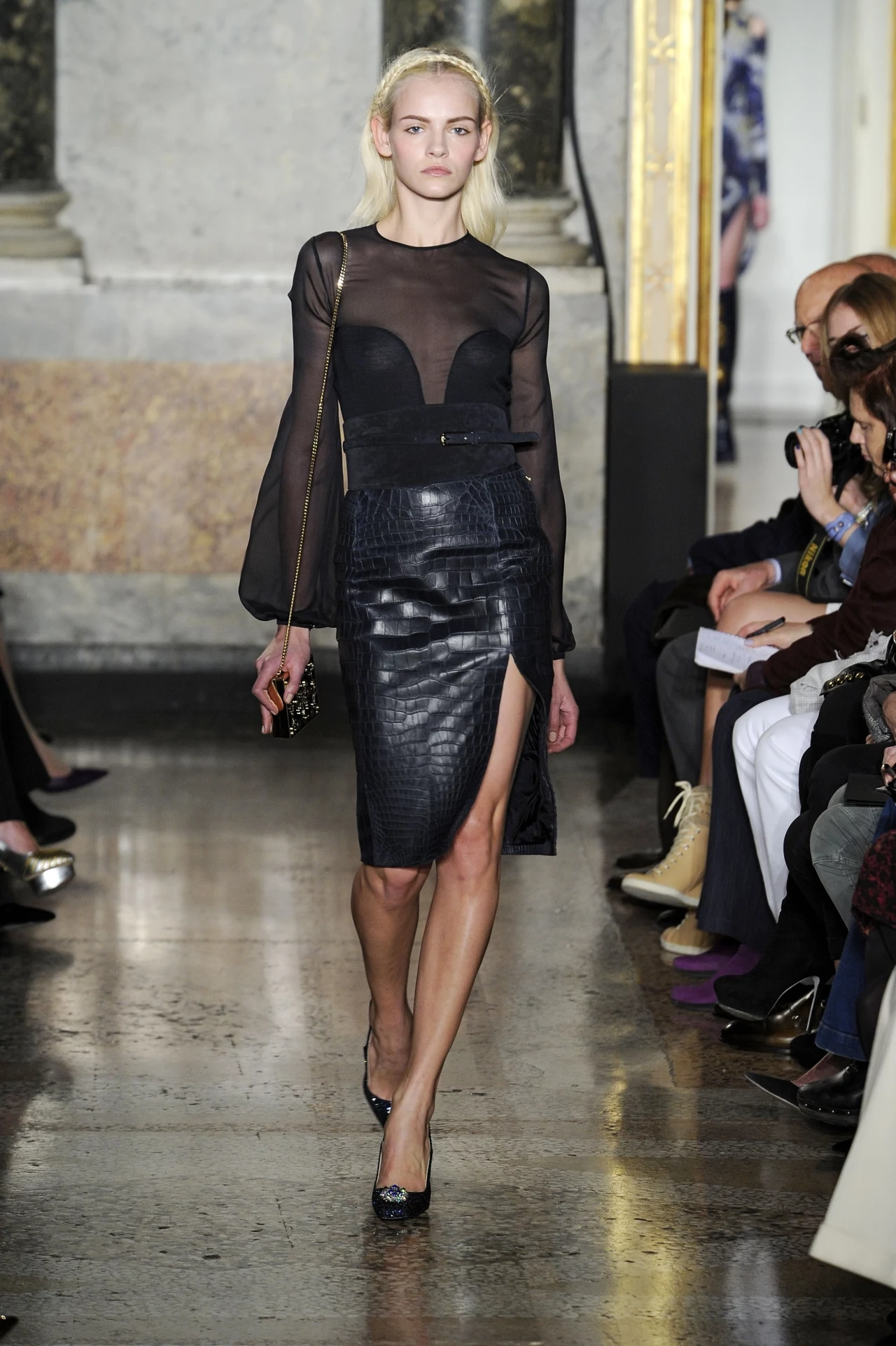 Skórzana sukienka projektu Emilio Pucci Skórzana sukienka projektu Emilio Pucci