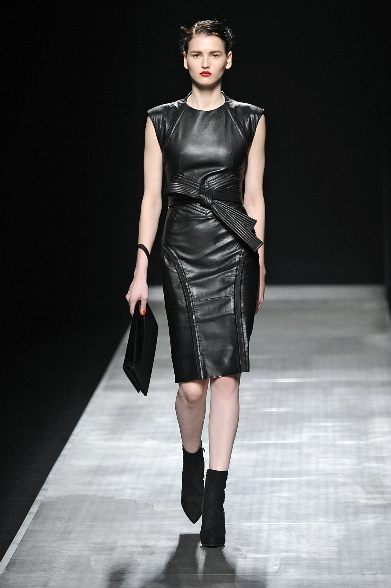 Skórzana sukienka projektu Sportmax Skórzana sukienka projektu Sportmax