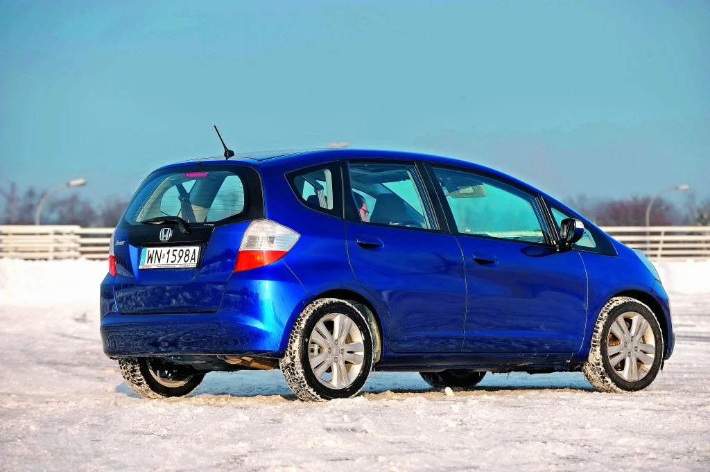 Krótkie zwisy pozwalają kierowcy dobrze wyczuć rozmiary samochodu.