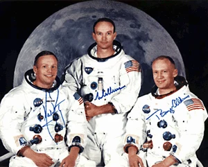 Neil Armstrong (pierwszy z lewej) z załogą Apollo11 Neil Armstrong (pierwszy z lewej) z załogą Apollo11