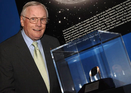 Neil Armstrong jako ambasador nagrody Exploration Neil Armstrong jako ambasador nagrody Exploration