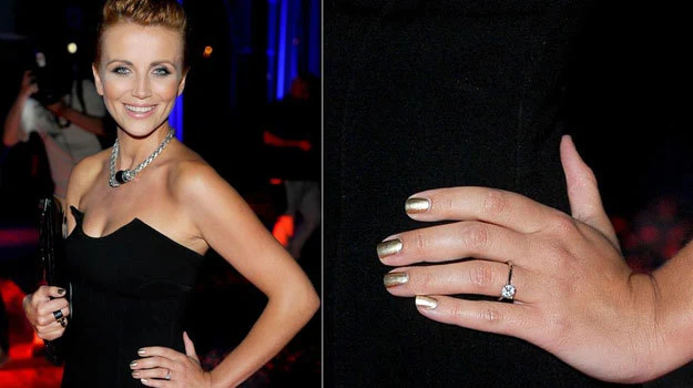 Aktorka już pochwaliła się pierścionkiem zaręczynowym. Ładny? Aktorka już pochwaliła się pierścionkiem zaręczynowym. Ładny?