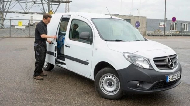 Mercedes Citan powstał w oparciu o Renault Kangoo.