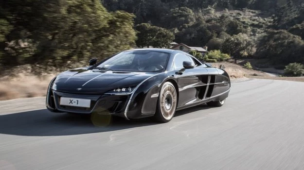 McLaren X-1 ma silnik V8 o mocy 625 KM. 